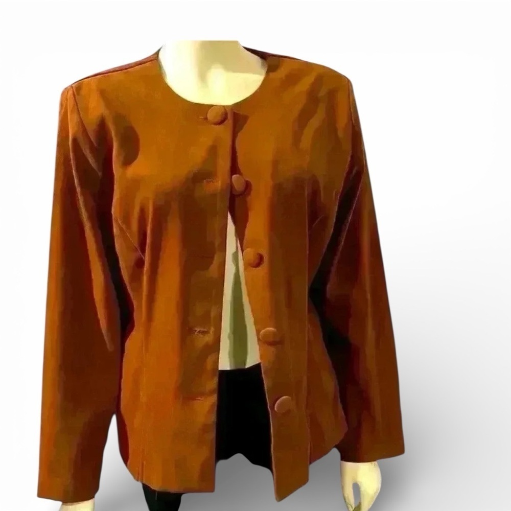 Beautiful and soft fawn colored faux suede cropped jacket size 12 petite - Picture 10 of 10
